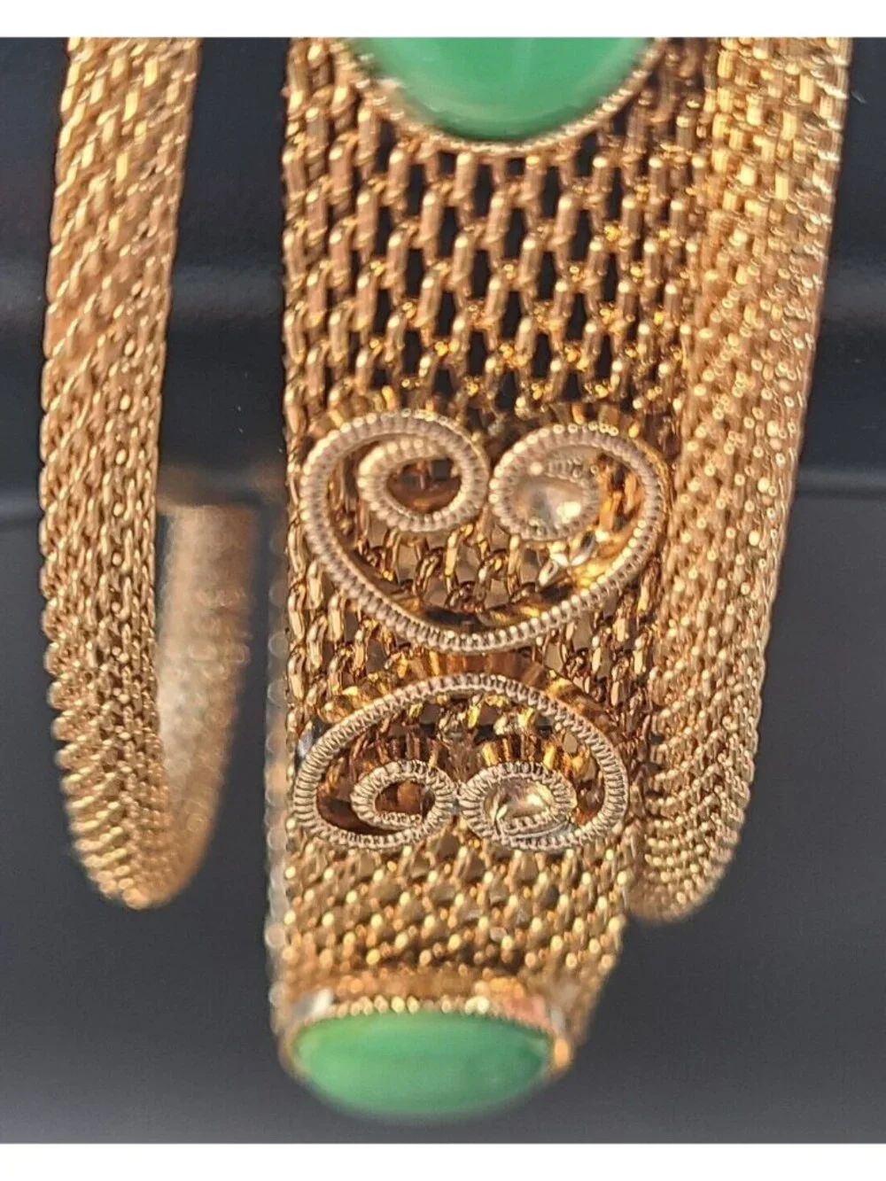 Jade Colored Stone 3 Strand Mesh Bracelet Gold Tone 6.5
